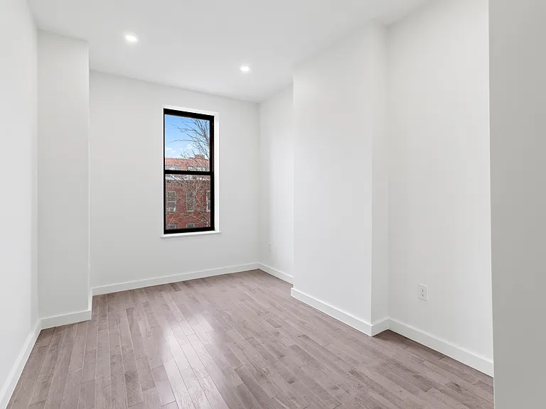 364 Menahan St #2 — Photo 7