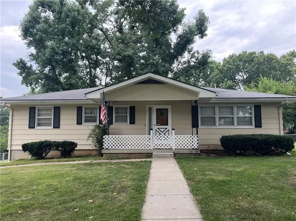 1646 Pawnee St, Leavenworth, KS 66048