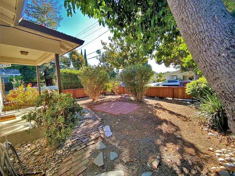 245 Chiquita Ave — Photo 18
