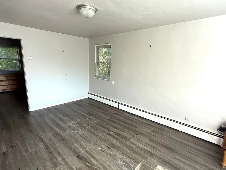 1202 Garfield St — Photo 3