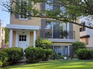 116 Pine Ave APT 3, Riverside, IL 60546