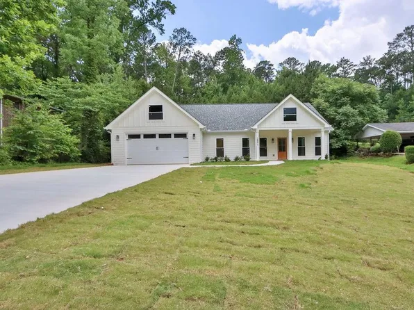 2891 Karen Rd, College Park, GA 30337