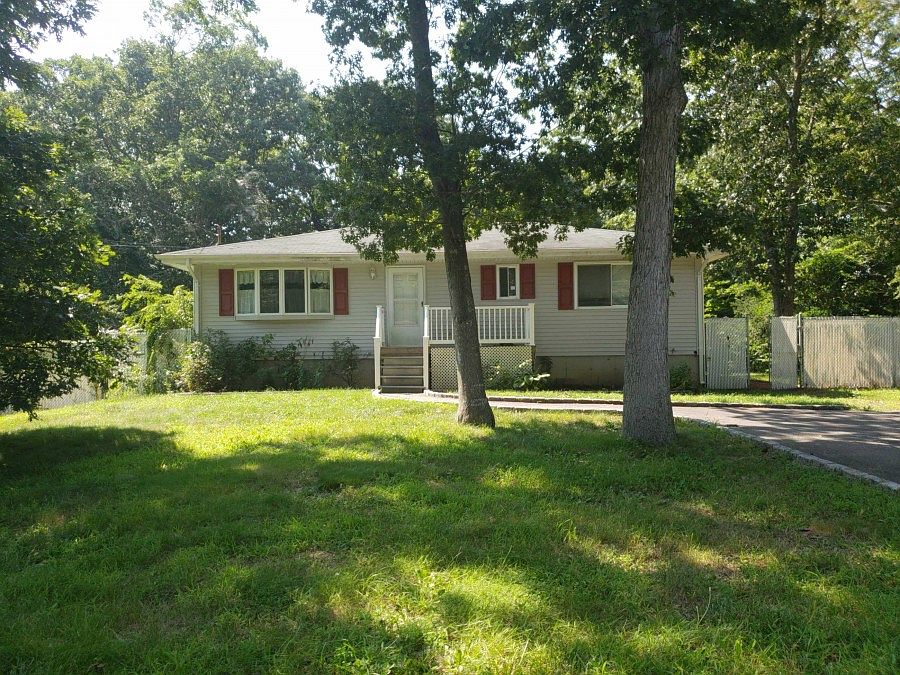 1st image of 367 Carnation Dr