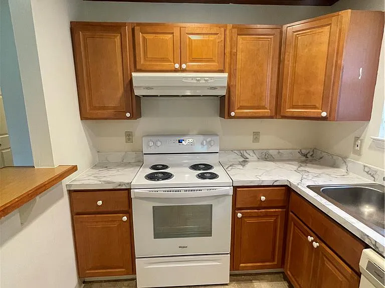 1316 S Fountain St #1 — Photo 15