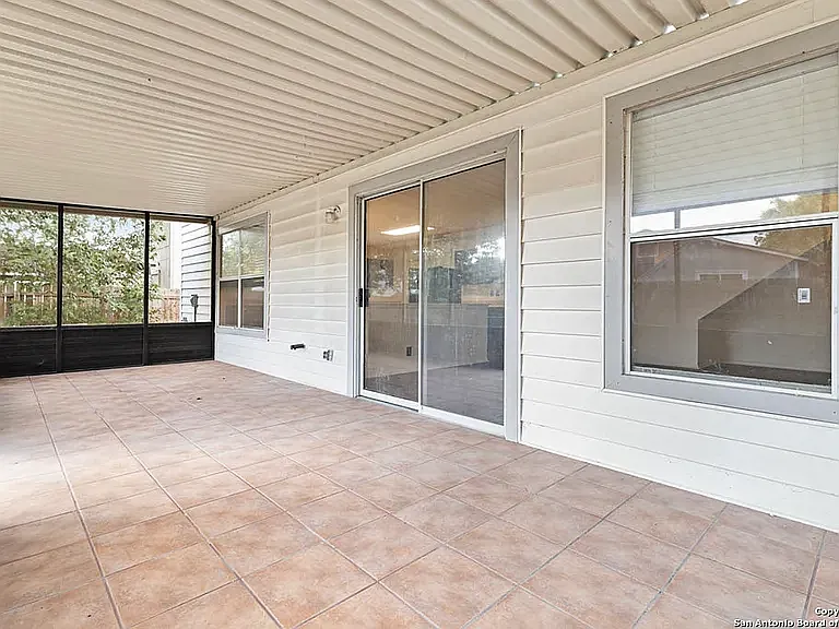 9806 Kelton Dr — Photo 25