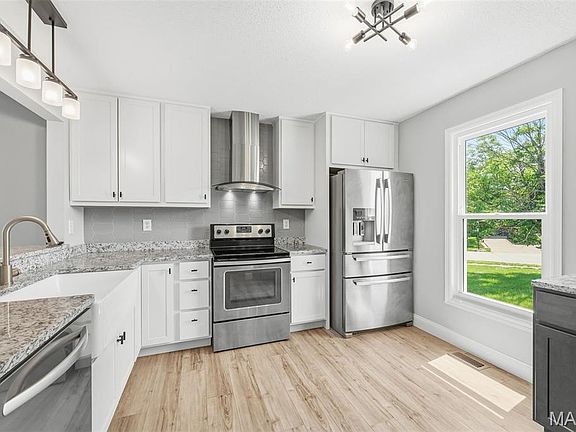 5th image of 4019 Jessica Dr