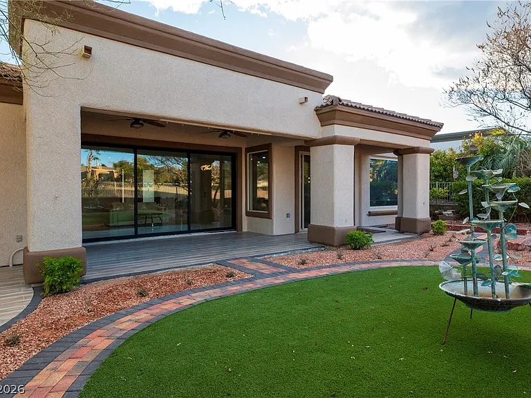 10534 Mandarino Ave — Photo 9