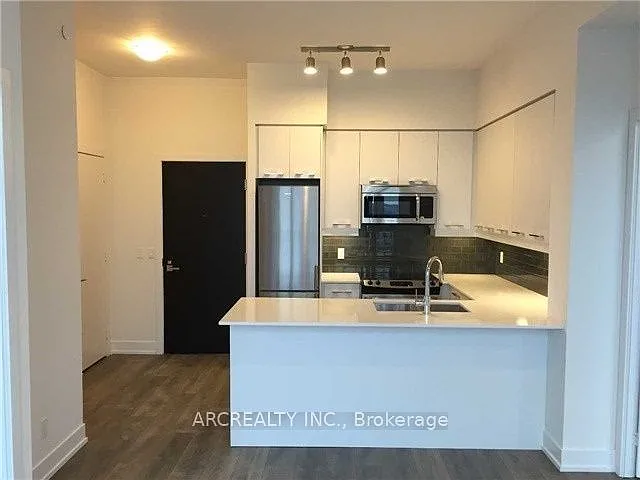 9471 Yonge St #740 — Photo 7