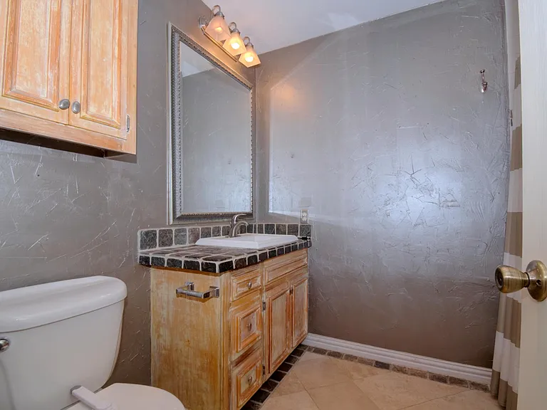 3201 Christie Cir — Photo 25