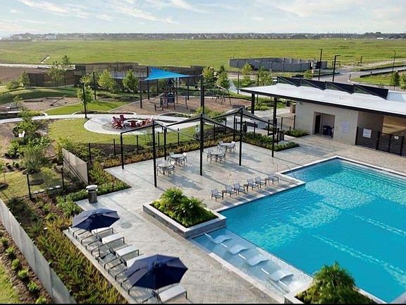 3rd image of 9026 Selwyn Pointe Way