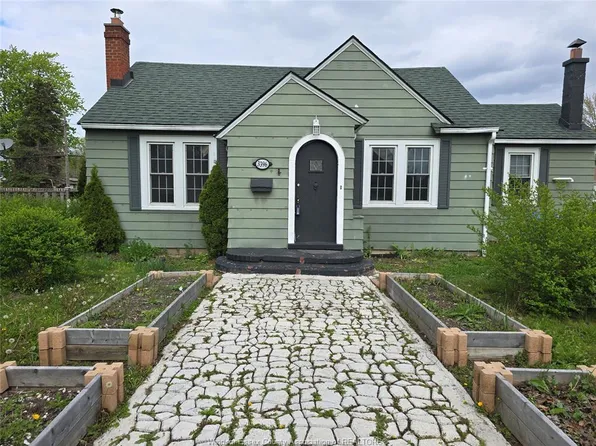 3396 Woodward Blvd, Windsor, ON N8W 2Y6