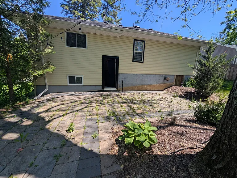 89 Factory St — Photo 18