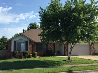 5596 W Lombard St, Springfield, MO 65802