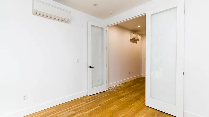 Rented by Nooklyn NYC LLC | media 12