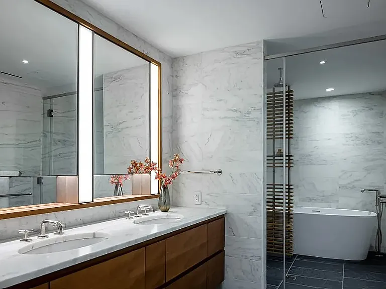 100 Vandam St #8D — Photo 4