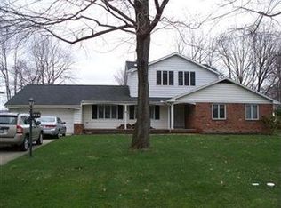 959 W Mill Dr, Highland Hts, OH
