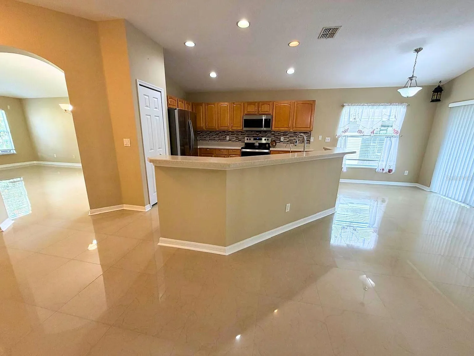 3 bed, 1831 sqft, $1,900 — Photo 3