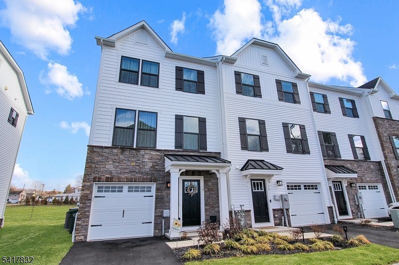 1st image of 14 Saw Mill Circle