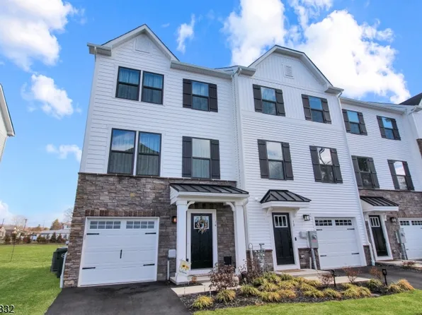 14 Saw Mill Circle, Hackettstown Town, NJ 07840