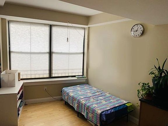 4th image of 110 Cypress St Unit 304