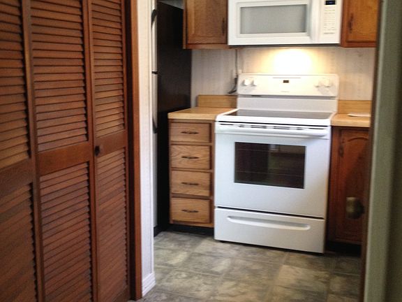 3rd image of 23D Brandon Hall Dr