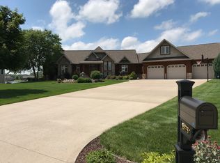 2975 Seafarer Way, Suamico, WI 54173
