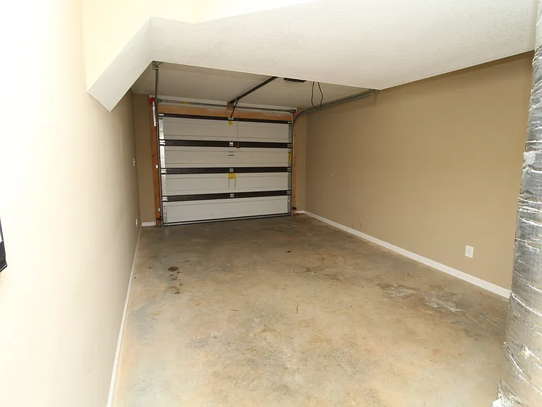 Thistlewood Dr — Photo 8