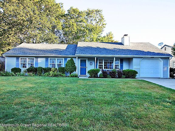 3rd image of 414 Brentwood Pl