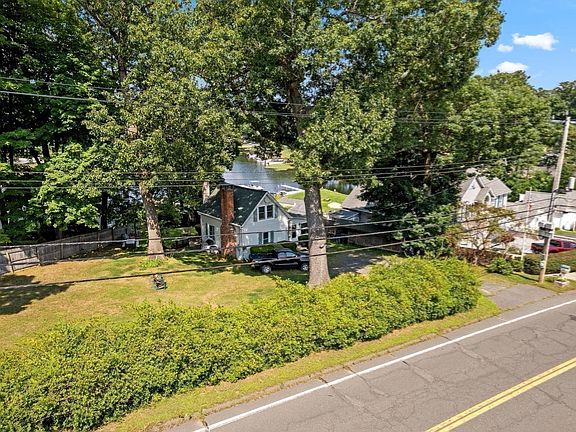3rd image of 82 Point Grove Rd