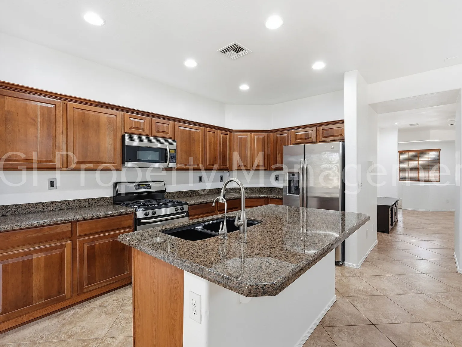 Beautiful Anthem Home With Private Pool!! — Photo 3