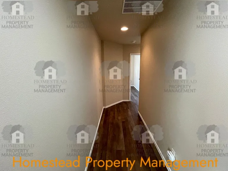 1449-1451 Northgate Dr — Photo 16
