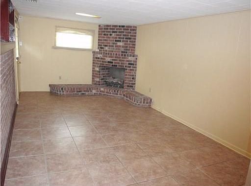 4th image of 4220 Barnard St