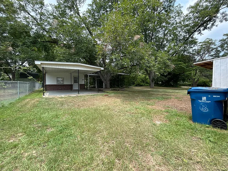 999 Seminole Dr #A & B — Photo 18