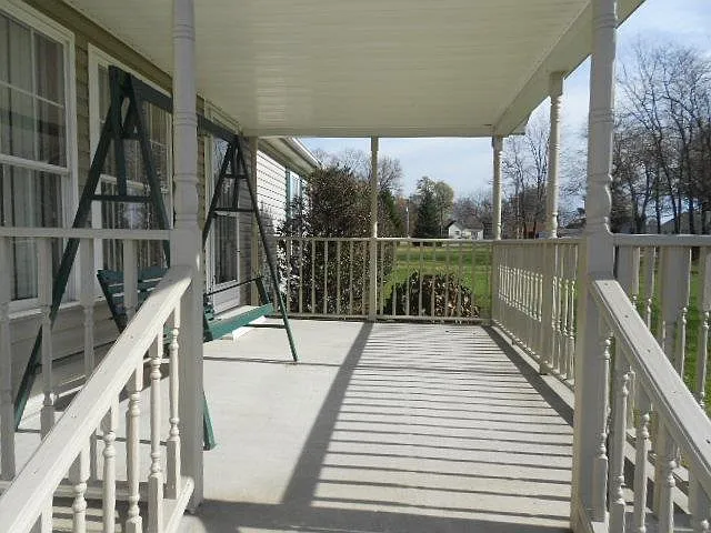 174 W Liberty Ln photo 1