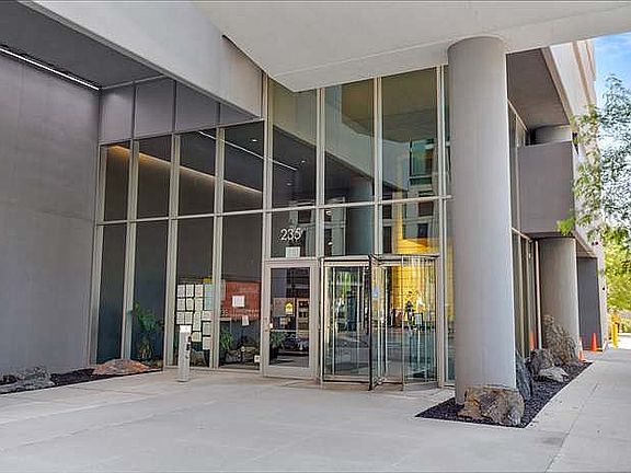 5th image of 235 W Van Buren St Unit 3708