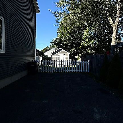 2nd image of 29 Summit St