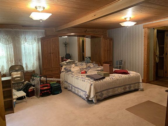 5th image of 288 Elaine Dr