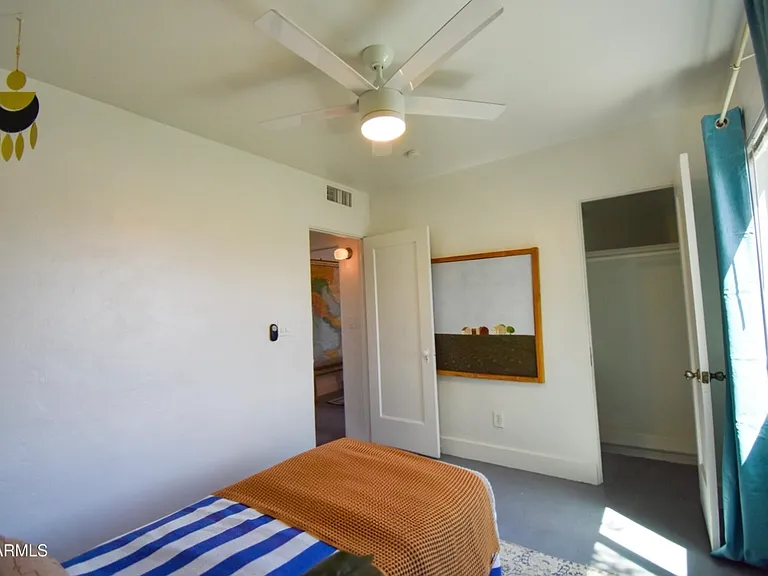 1346 E Culver St — Photo 13