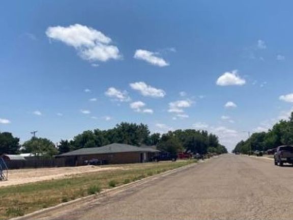 Exterior Neighborhood (street photo)