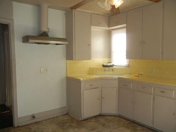 4th image of 2668 Kathleen Ave