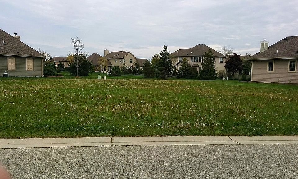 2nd image of 1805 River Lakes Rd S