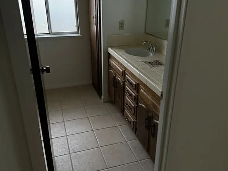 445 Crestmont Dr — Photo 12