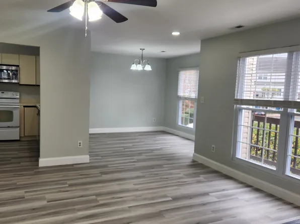 221 Village Circle Drive image 4 of 17