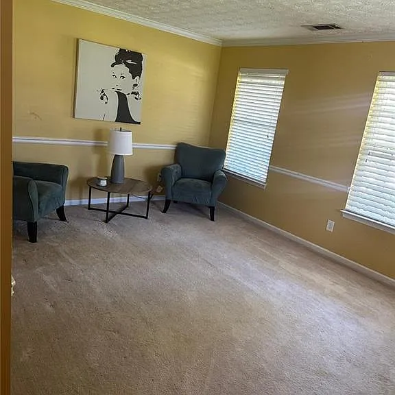 928 Shannon Rd SW — Photo 1
