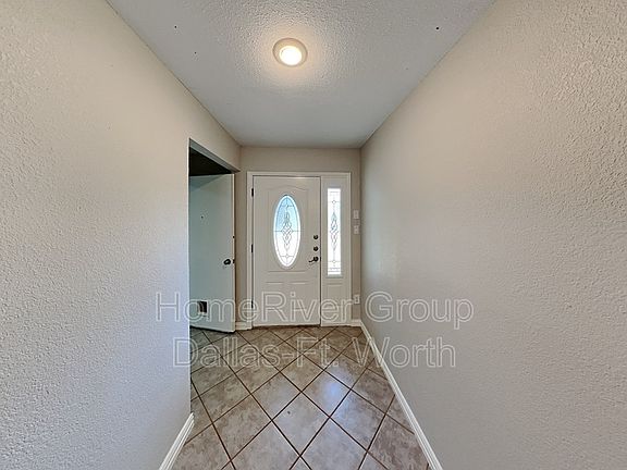 2nd image of 1016 Stonetrail Dr