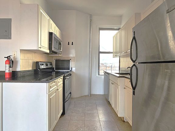 4th image of 300 Fort Washington Ave #61B