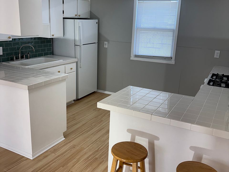 1st image of 403 E Saratoga St APT 2