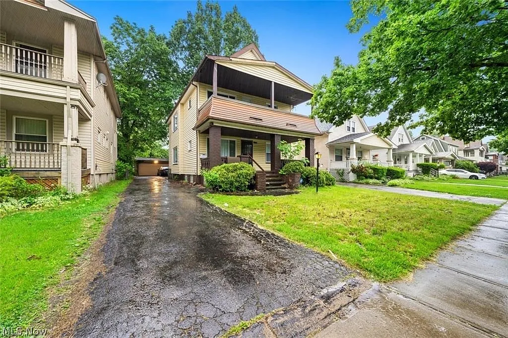 11224 Parkview Ave photo 1