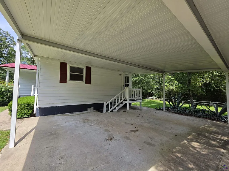 137 State Highway 257 — Photo 5