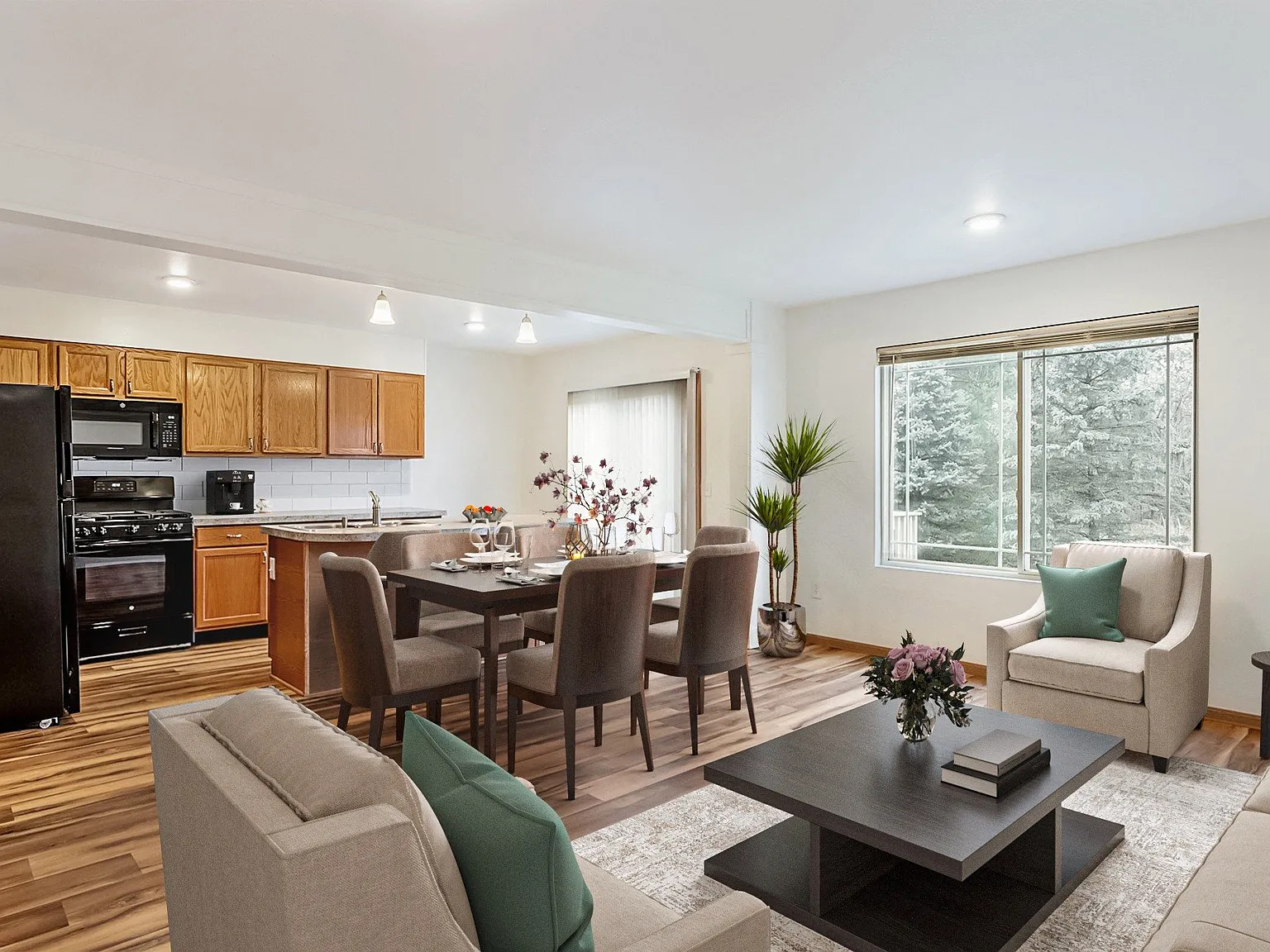 Pinefield Condominiums — Photo 1